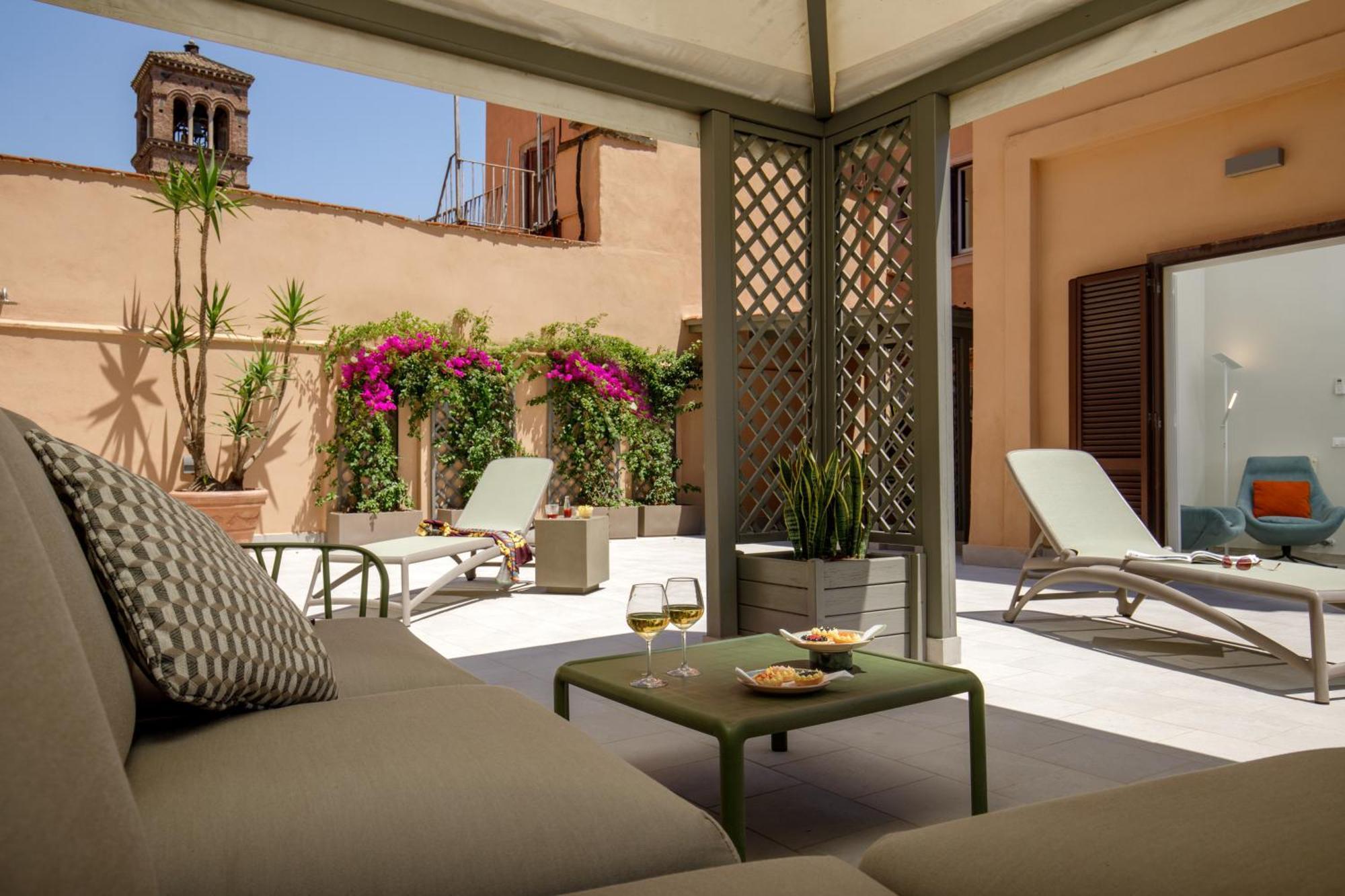 Aenea Bed and breakfast 3*